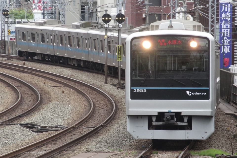 小田急3000形3655×8<br class="br-sp" />(3655F)(3655編成)の写真