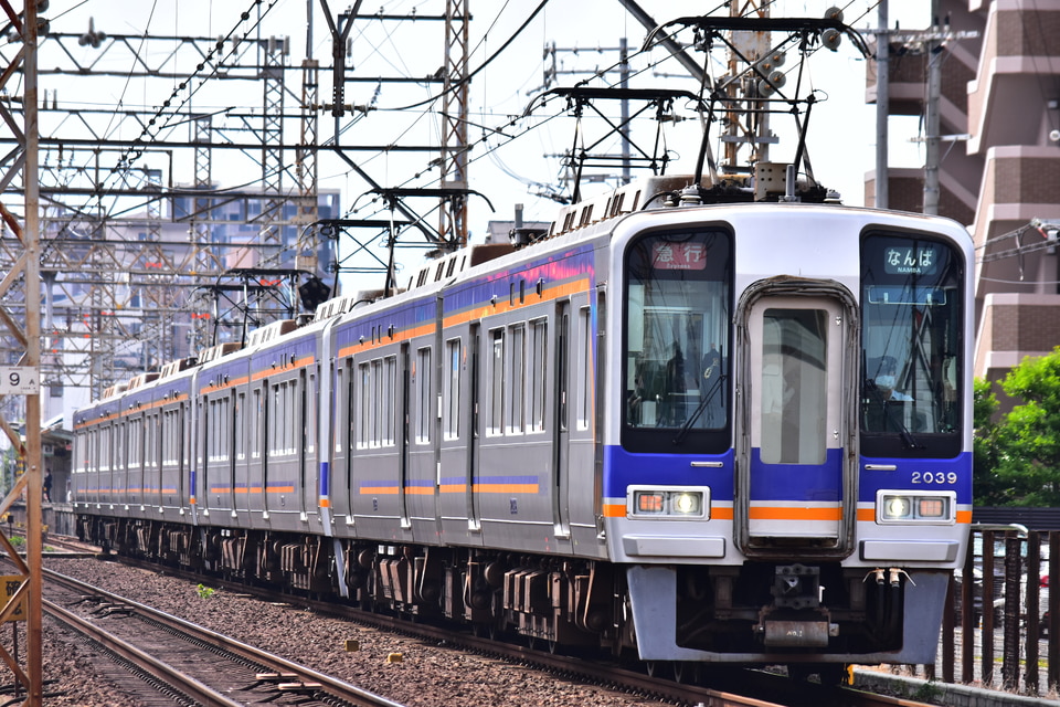 南海2000系2039F<br class="br-sp" />(2039編成)の写真