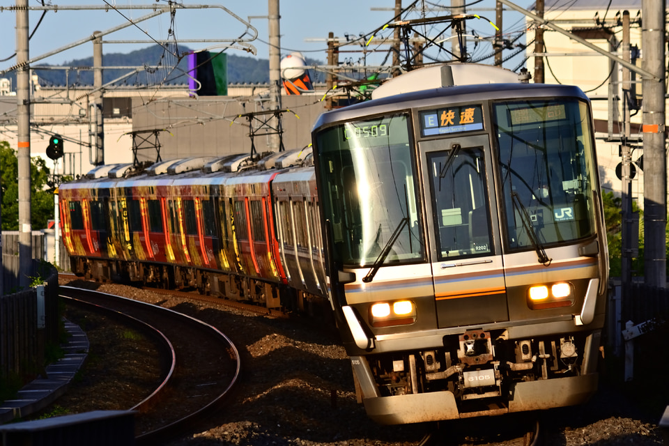 JR西223系R202編成の写真