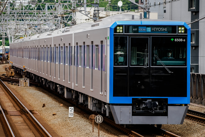 志村車両検修場6500形6508Fを新丸子駅で撮影した写真