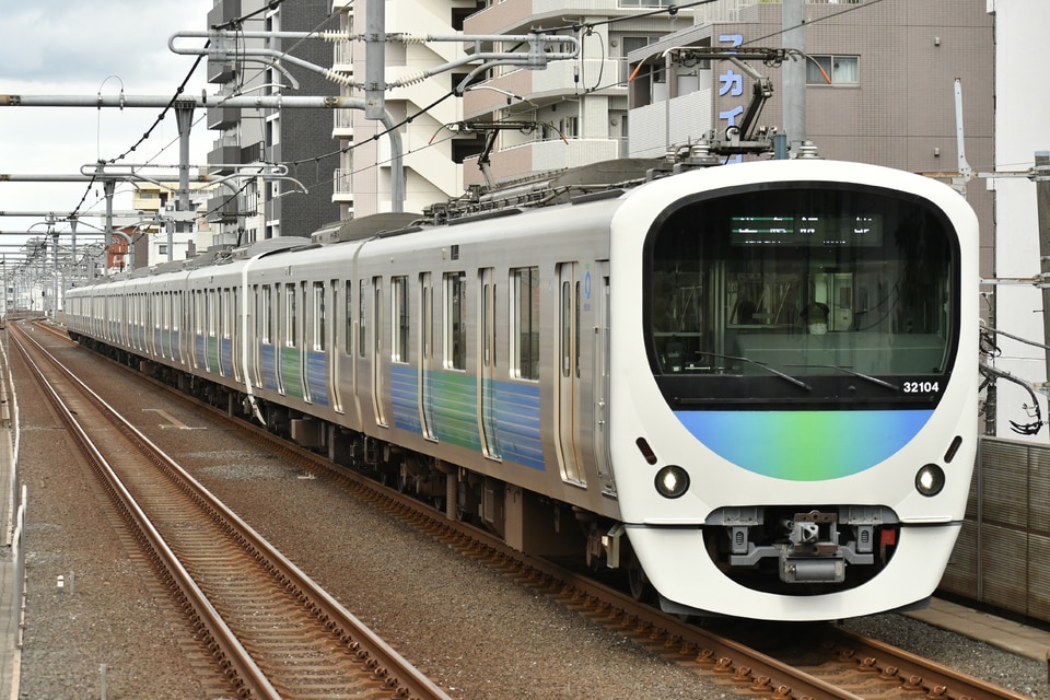 西武30000系32104F<br class="br-sp" />(32104編成)の写真