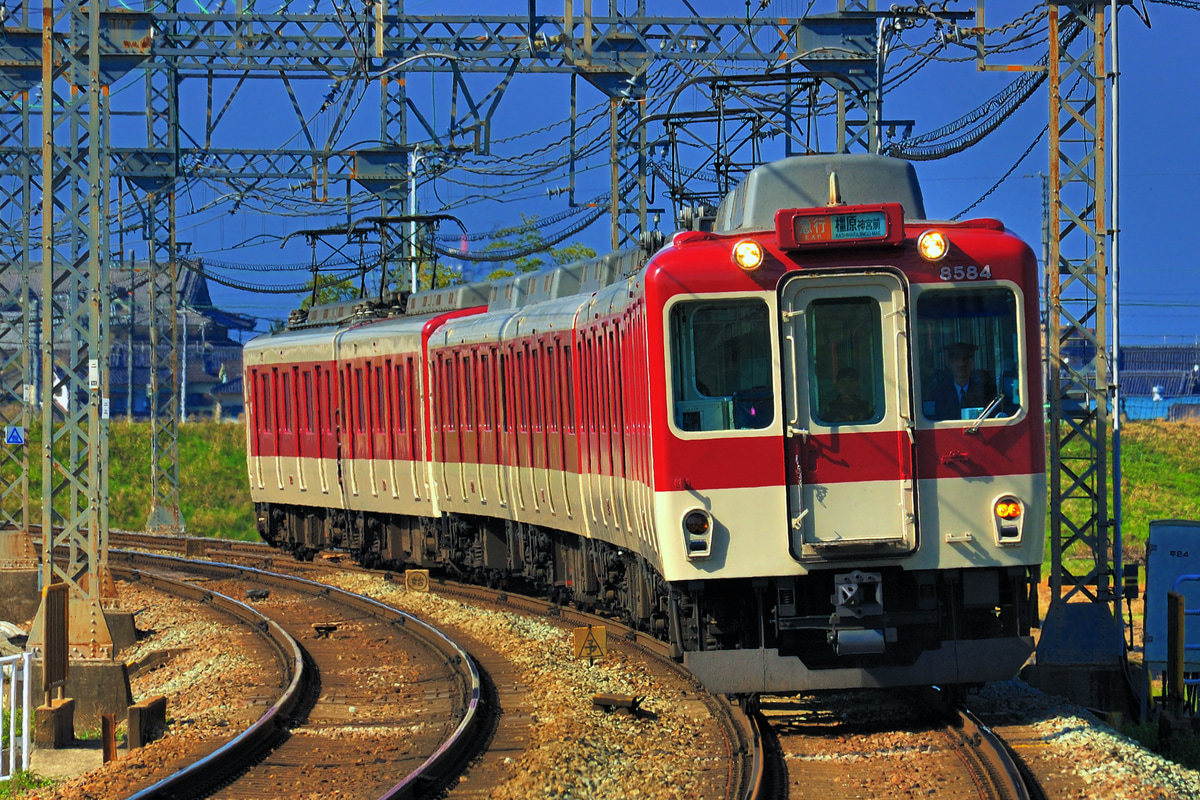 近畿日本鉄道 西大寺検車区 8000系 8584F