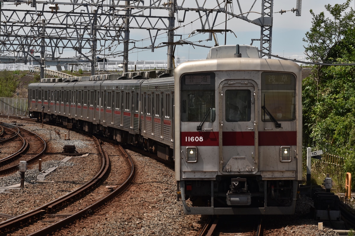 東武鉄道  東武10000系 11608F
