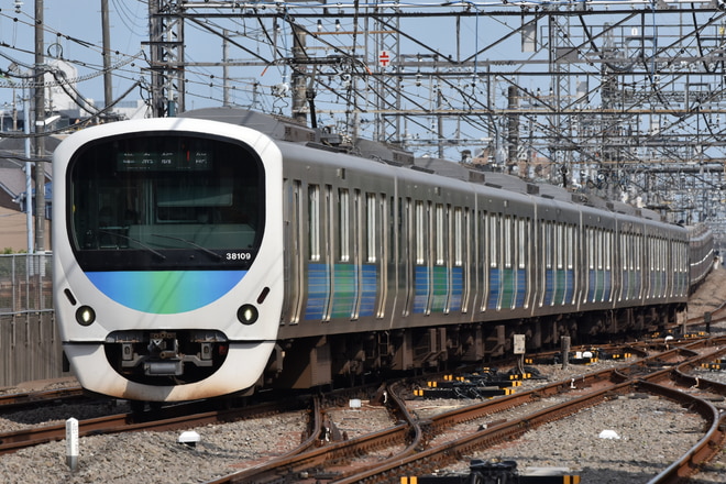 武蔵丘車両基地30000系38109Fを西所沢駅で撮影した写真