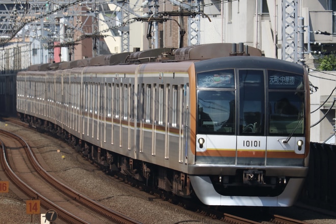 和光検車区10000系10101Fを武蔵小杉駅で撮影した写真