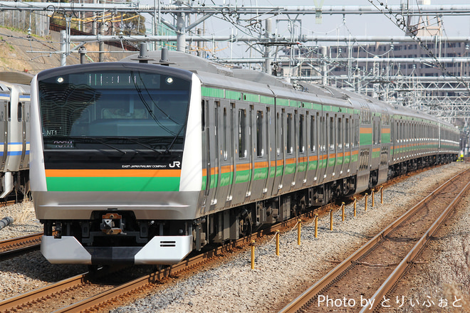 田町車両センターE233系チタNT1編成を新子安駅で撮影した写真