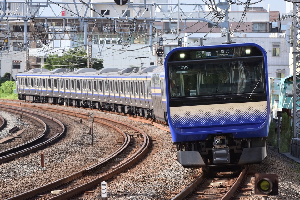 JR東E235系クラF-18編成<br class="br-sp" />(F-18編成)(クラF-18)の写真