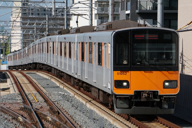 南栗橋工場50050型51052fを竹ノ塚駅で撮影した写真