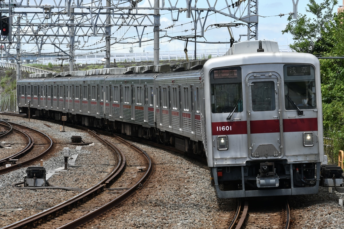 東武鉄道  10000系 11601F