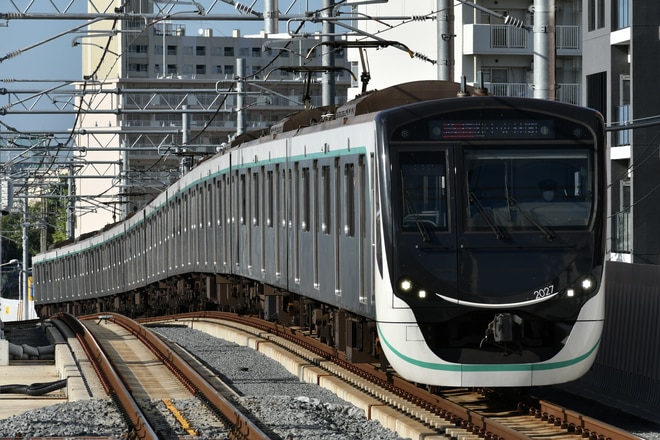 2020系2127Fを竹ノ塚駅で撮影した写真