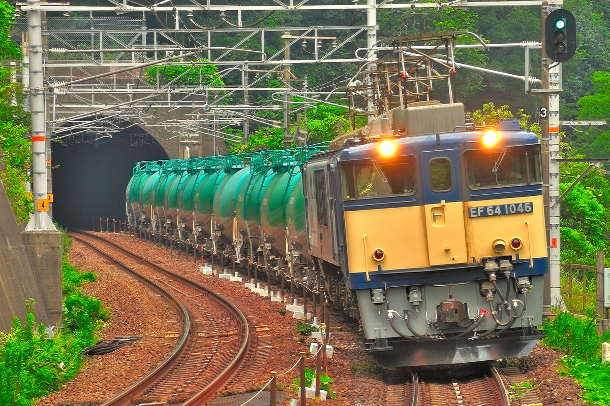 JR貨物 愛知機関区 EF64 1046+1017