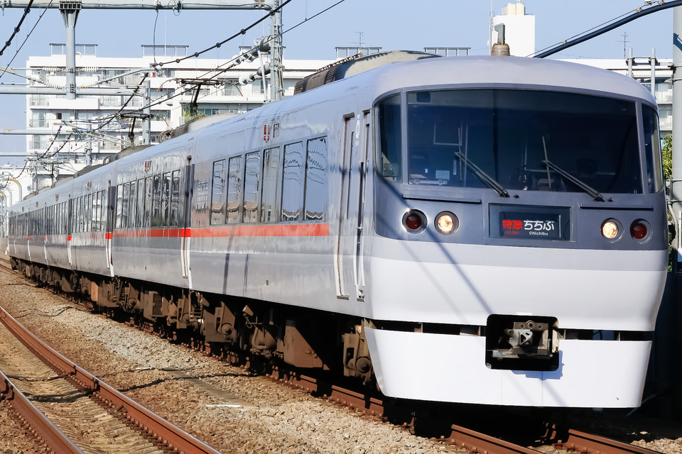 西武10000系10101F<br class="br-sp" />(10101編成)の写真