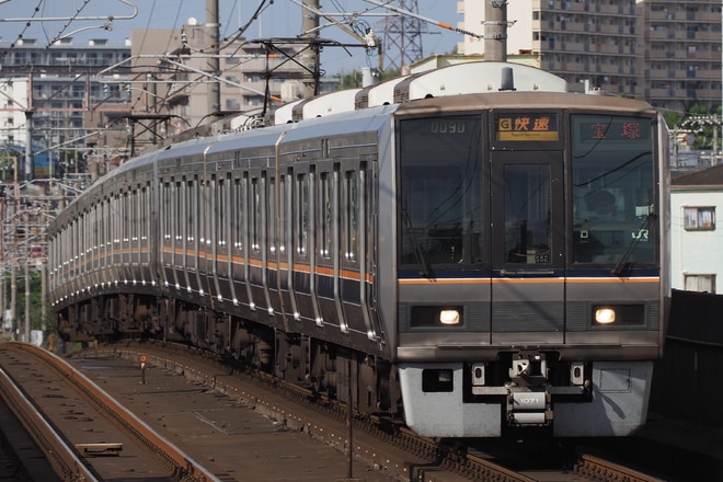 網干総合車両所明石支所207系S52編成を忍ヶ丘駅で撮影した写真