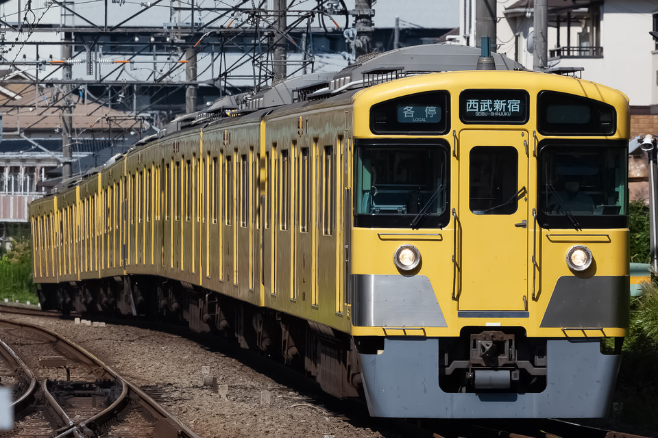西武2000系2517F<br class="br-sp" />(2517編成)の写真