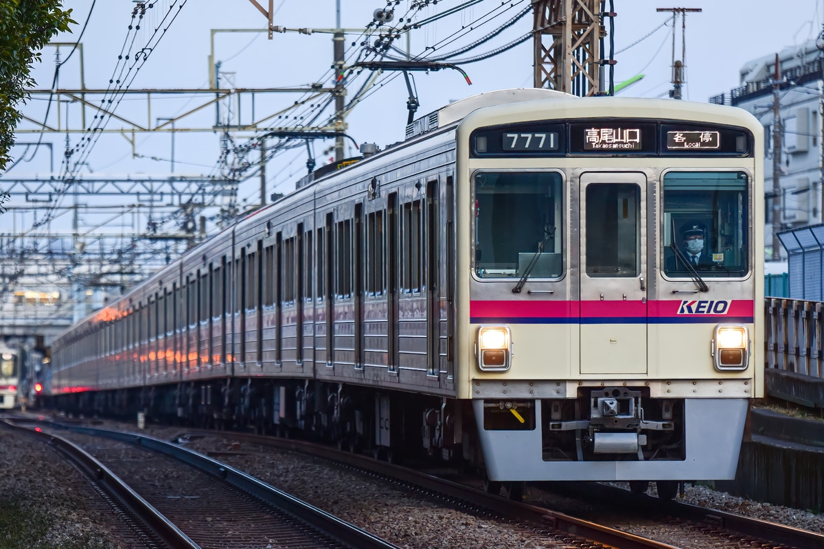 京王電鉄  7000系 7721f