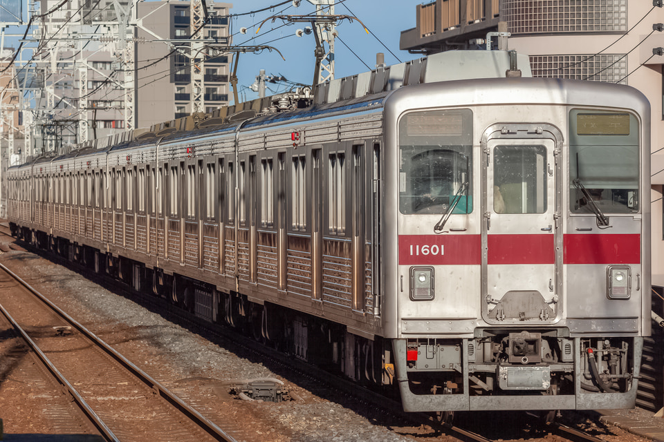 東武10000系11601F<br class="br-sp" />(11601編成)の写真