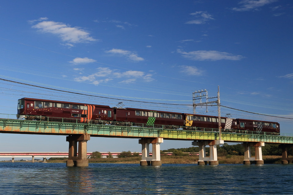 近鉄20000系PL01の写真