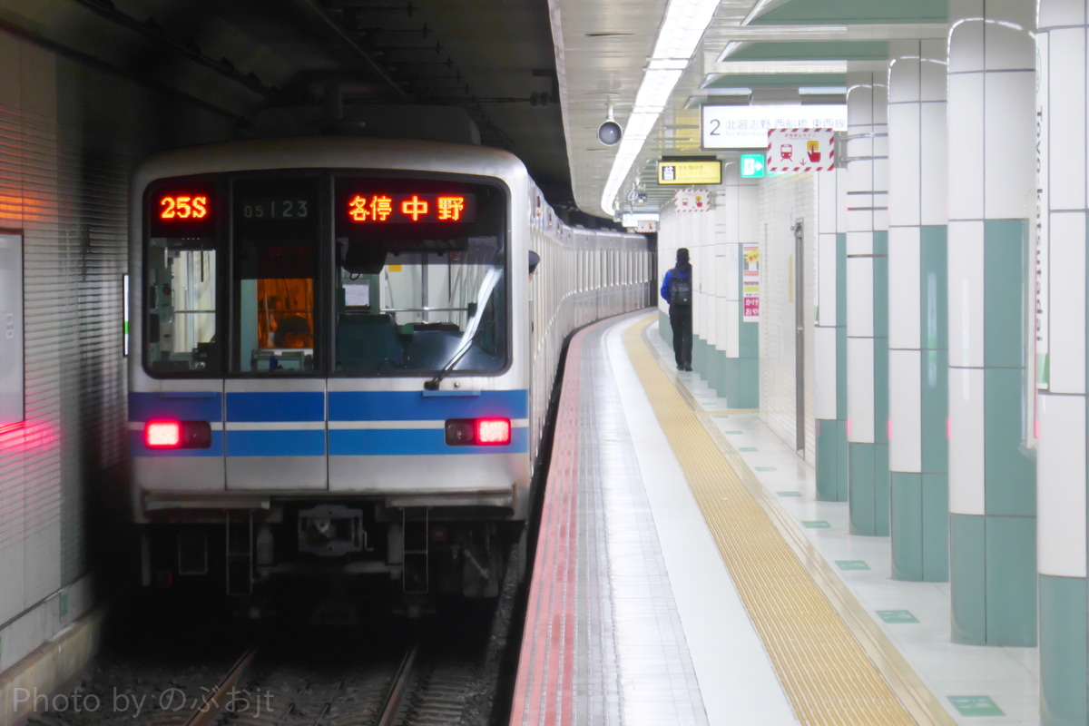 東京メトロ 深川検車区 05系 05-123F
