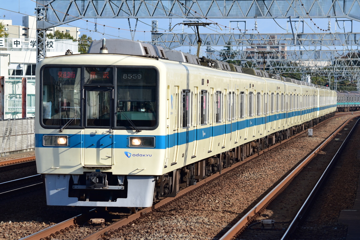 小田急電鉄  8000形 8259F