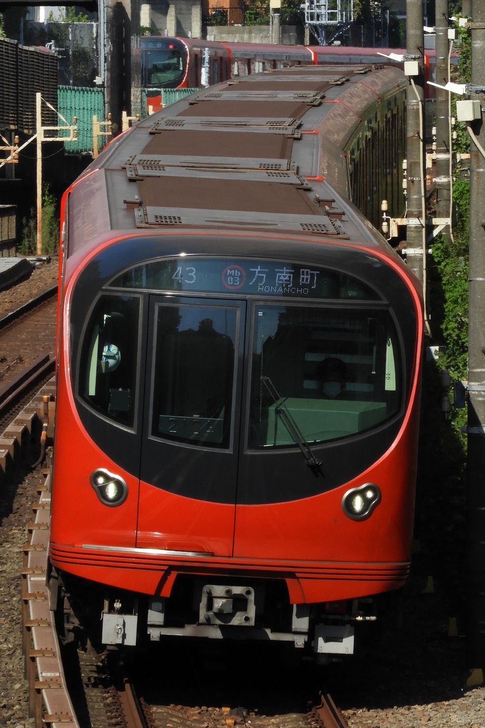 メトロ2000系2104F<br class="br-sp" />(2104編成)の写真