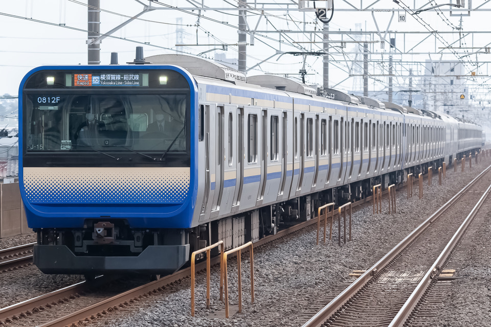 JR東E235系クラJ-15編成<br class="br-sp" />(J-15編成)(クラJ-15)の写真