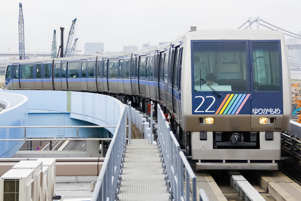 ゆりかもめ7200系7221F<br class="br-sp" />(7221編成)(22編成)の写真