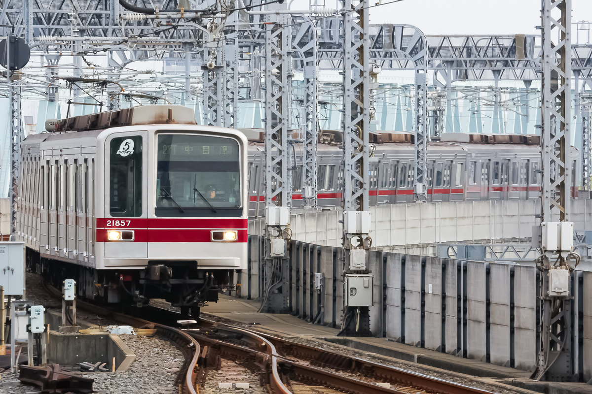 東武鉄道  20050系 21857F