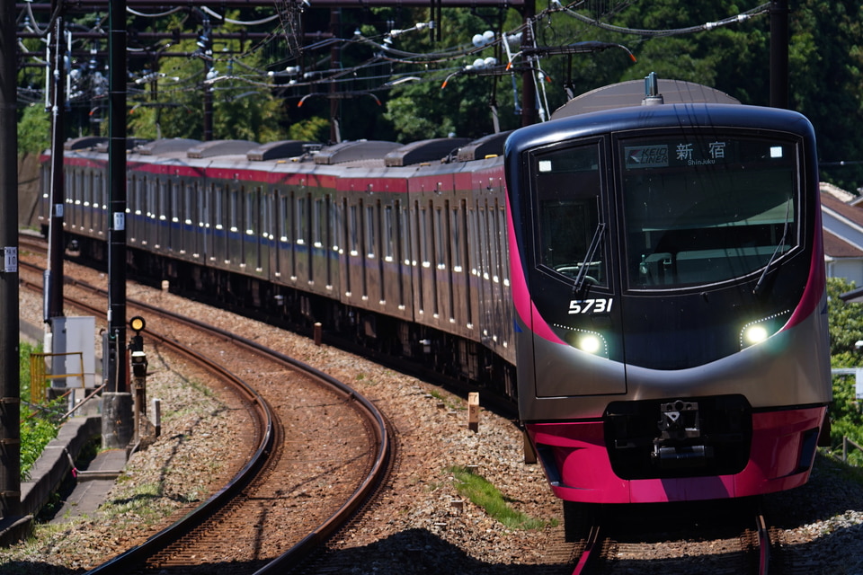 京王5000系5731F<br class="br-sp" />(5731編成)の写真