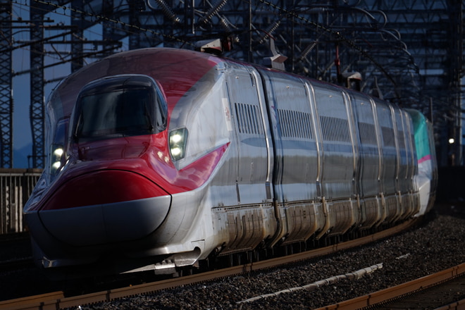 秋田新幹線車両センターE6系Z8編成を那須塩原駅で撮影した写真