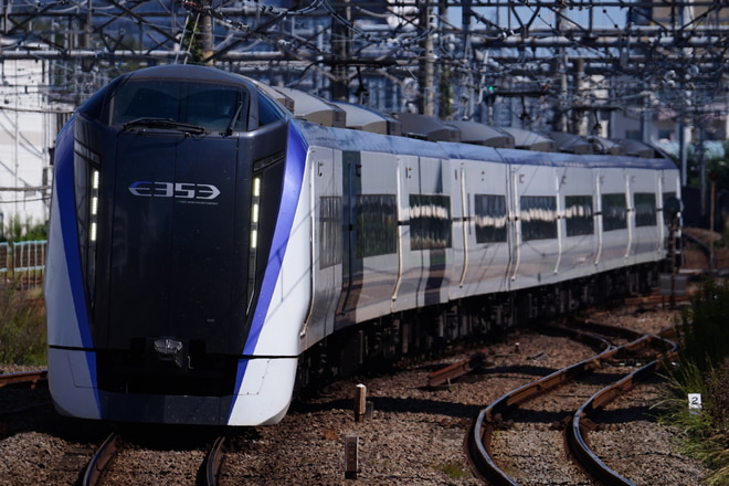 松本車両センターE353系モトS107編成を立川駅で撮影した写真