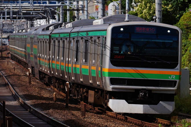 小山車両センターE231系ヤマU511編成を目白駅で撮影した写真