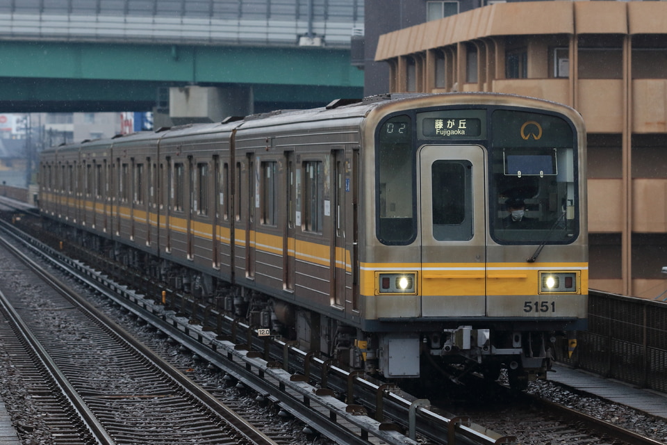名市交5050形5151H<br class="br-sp" />(5151F)の写真