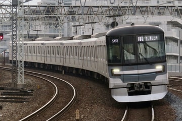 東京メトロ  13000系 13106F