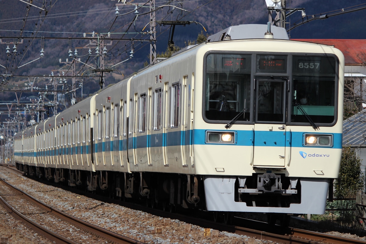 小田急電鉄  8000形 8057F