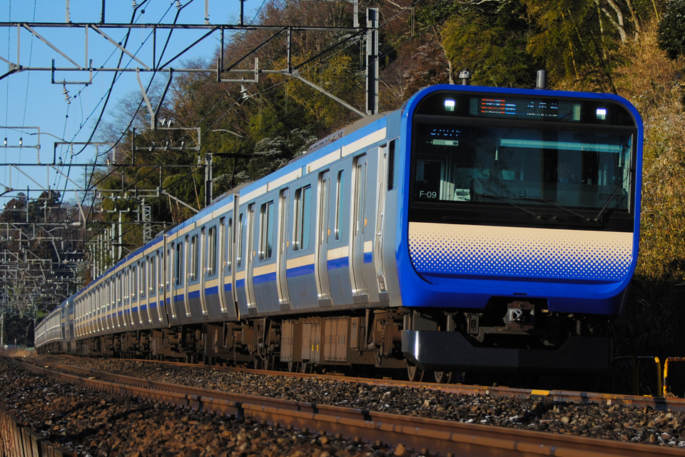 JR東E235系クラF-09編成<br class="br-sp" />(F-09編成)(クラF-09)の写真