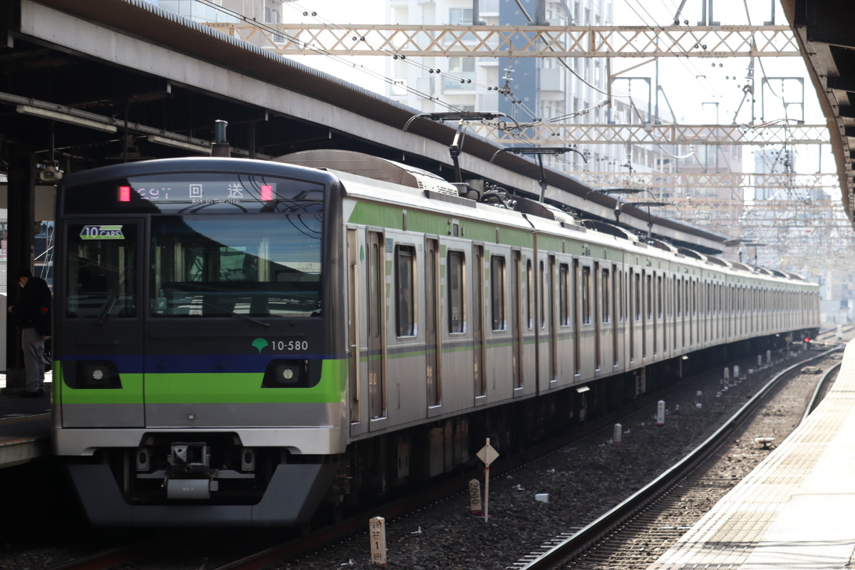 東京都交通局 大島車両検修場 10-300形 10-580F