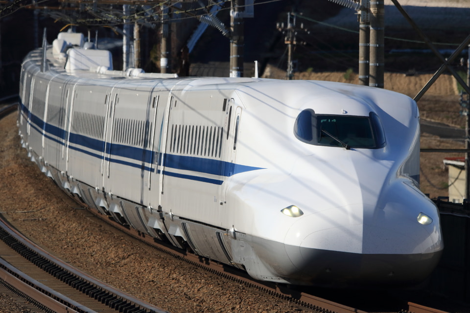 JR西223系F14編成<br class="br-sp" />(フチF14編成)(F014編成)の写真