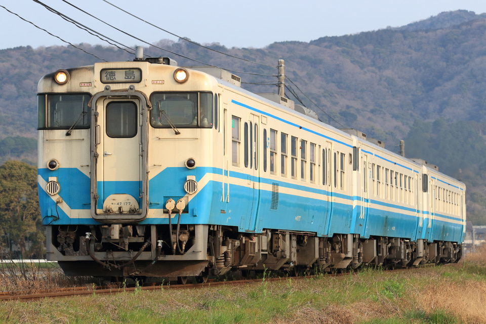 JR四キハ47形キハ47-177の写真