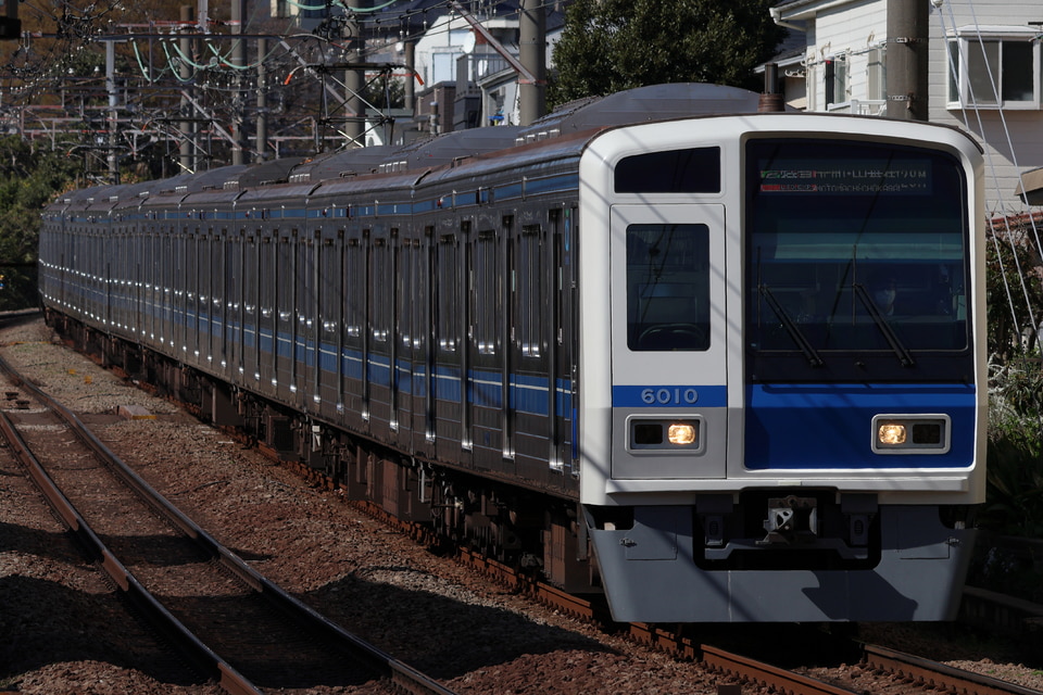 西武6000系6110F<br class="br-sp" />(6110編成)の写真