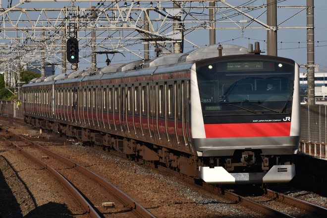 京葉車両センターE233系ケヨ553編成を新浦安駅で撮影した写真