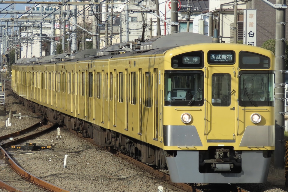西武2000系2061F<br class="br-sp" />(2061編成)の写真