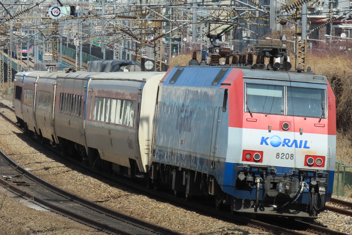 韓国鉄道公社  8200形 8208