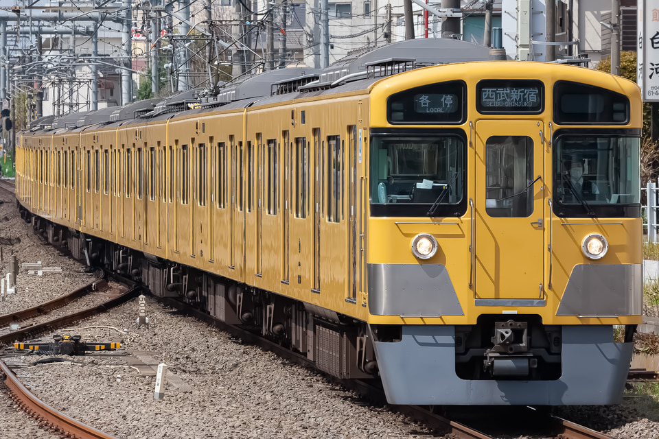 西武2000系2537F<br class="br-sp" />(2537編成)の写真