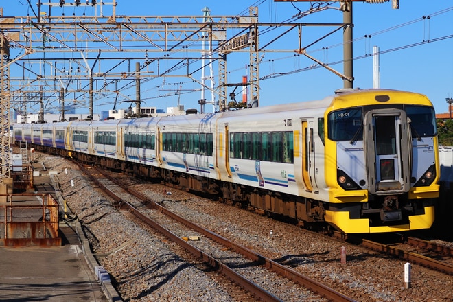 幕張車両センターE257系マリNB-01編成を葛西臨海公園駅で撮影した写真