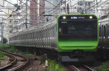 JR東日本  E235系 トウ18