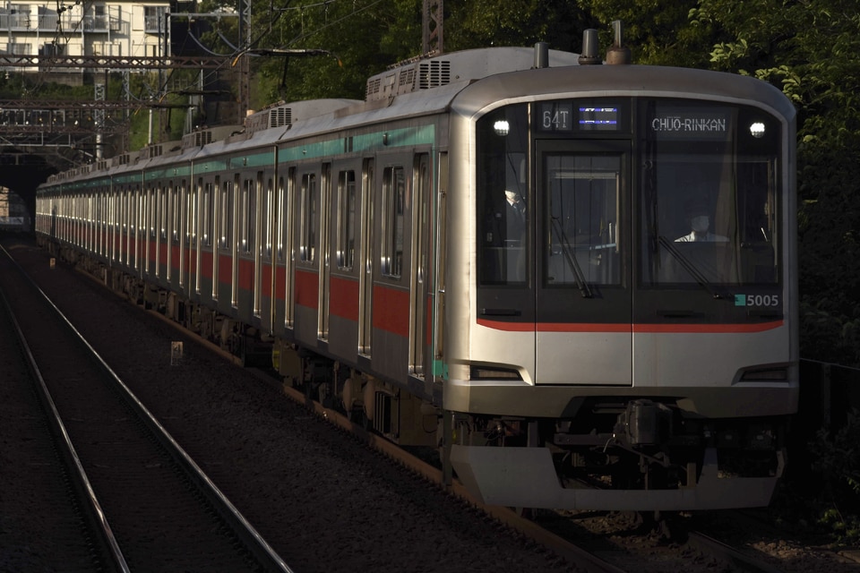 東急5000系5105F<br class="br-sp" />(5105編成)の写真