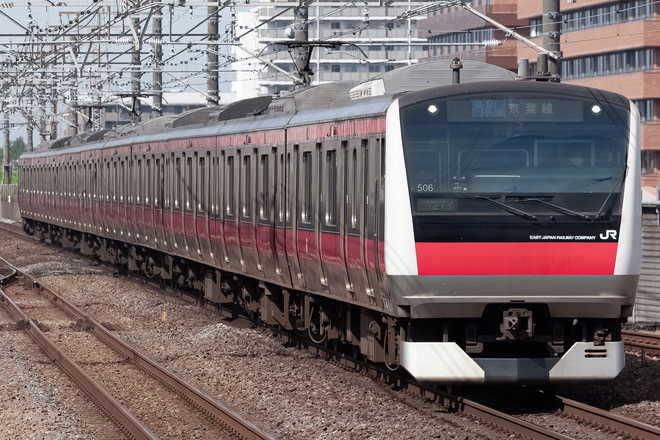 E233系ケヨ506編成を新浦安駅で撮影した写真