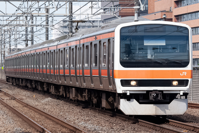 209系ケヨM72編成を新浦安駅で撮影した写真