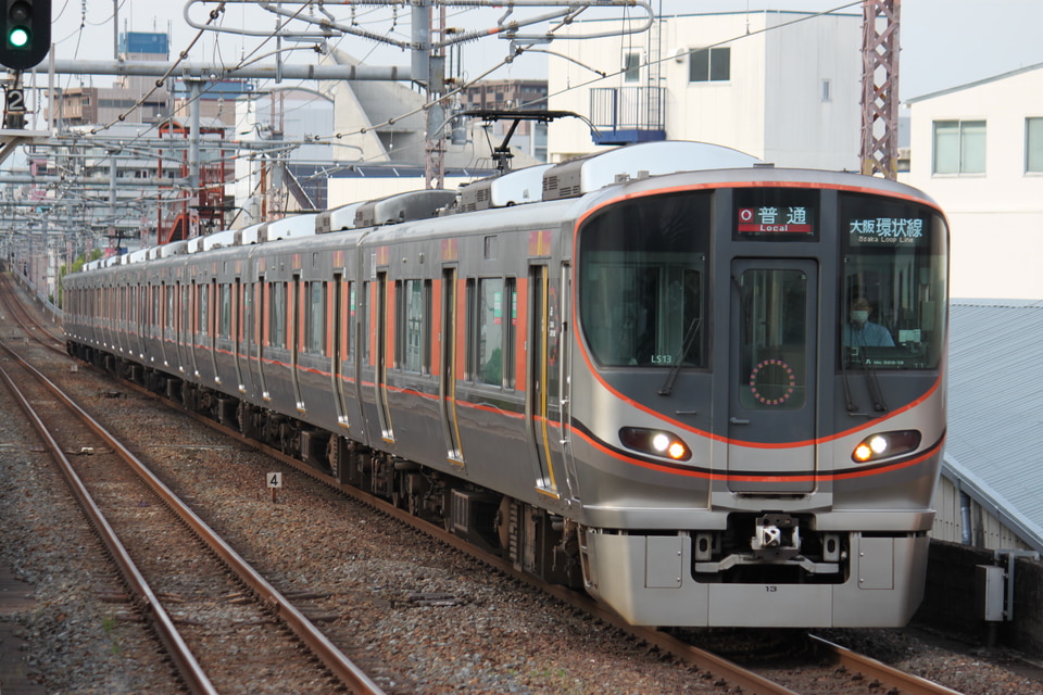 JR西323系LS13編成の写真