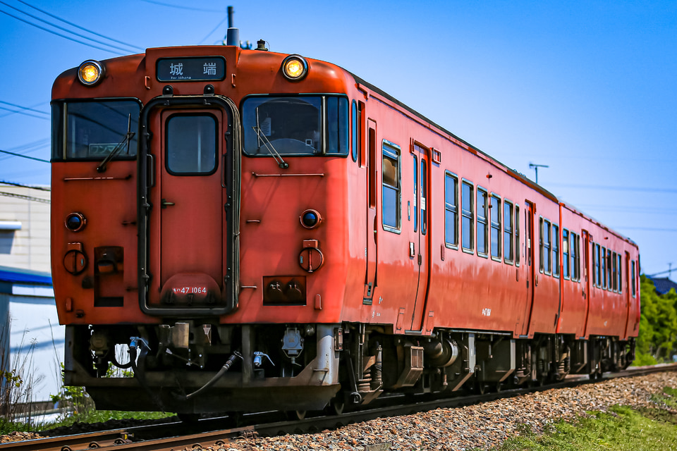 JR西キハ47形キハ47-1064の写真